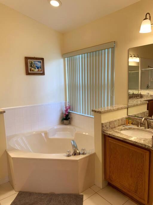 Minutes To Disney! Spacious Home W/ Private Pool, Themed Rooms! Орландо Екстер'єр фото